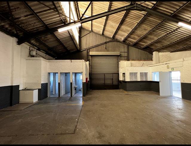 480M² WAREHOUSE TO LET IN PAROW INDUSTRIAL